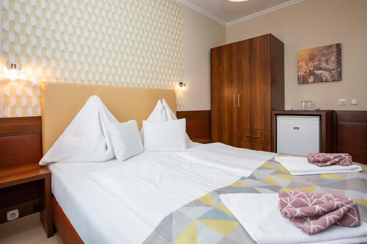 Hajdúszoboszló Hotel Pavai מראה חיצוני תמונה
