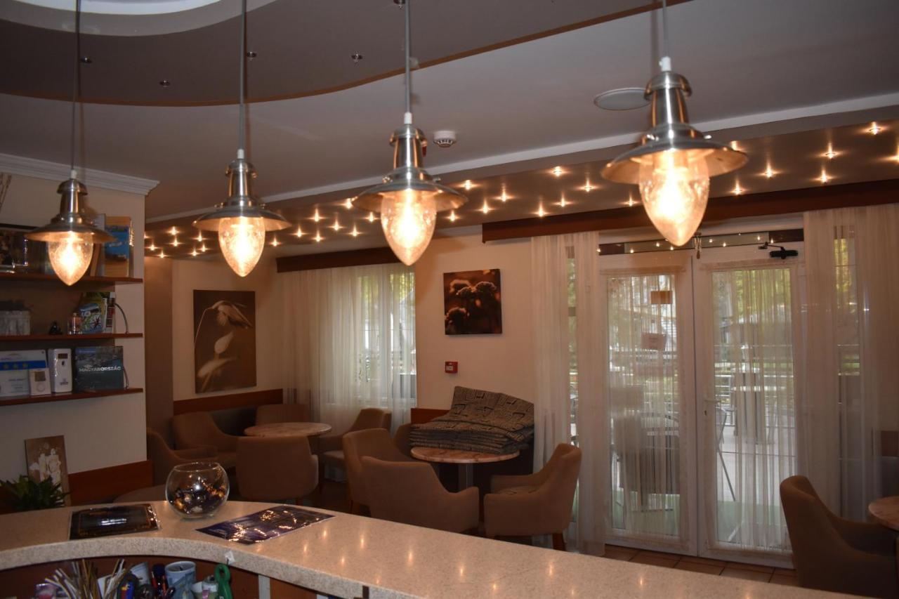 Hajdúszoboszló Hotel Pavai מראה חיצוני תמונה