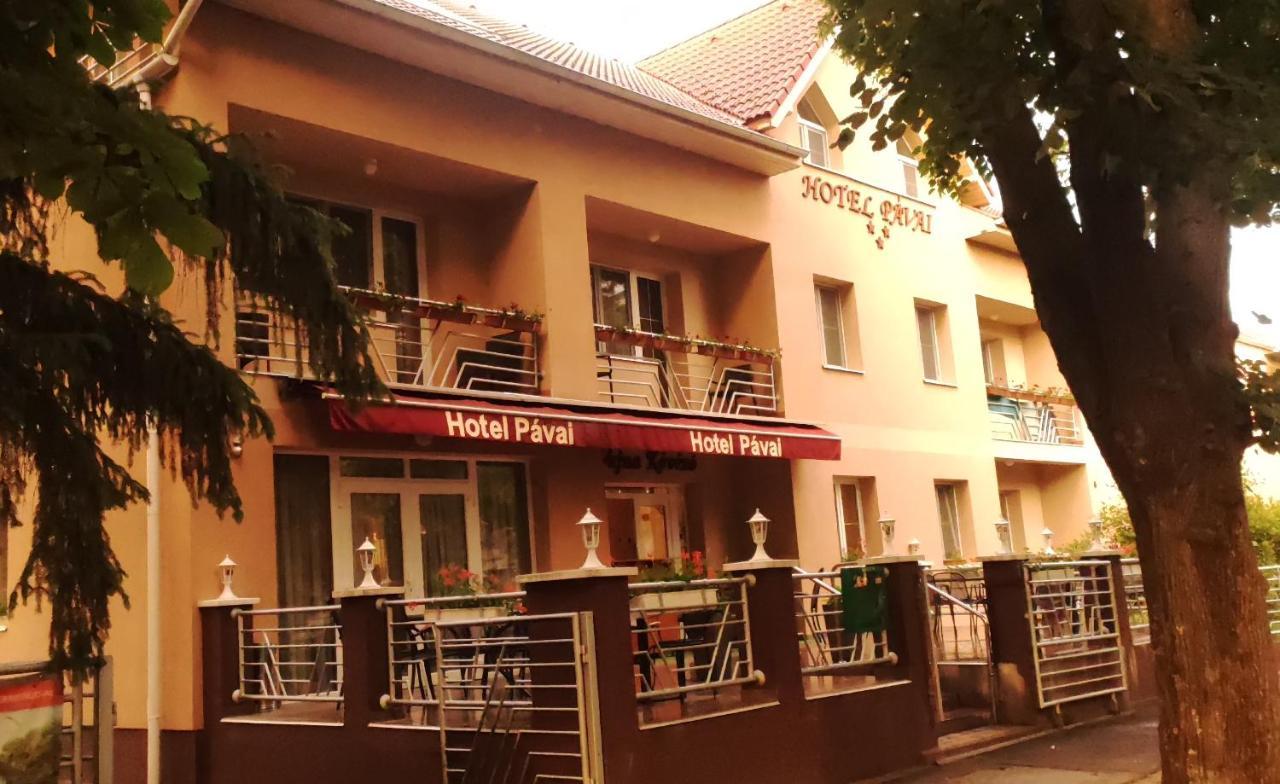 Hajdúszoboszló Hotel Pavai מראה חיצוני תמונה