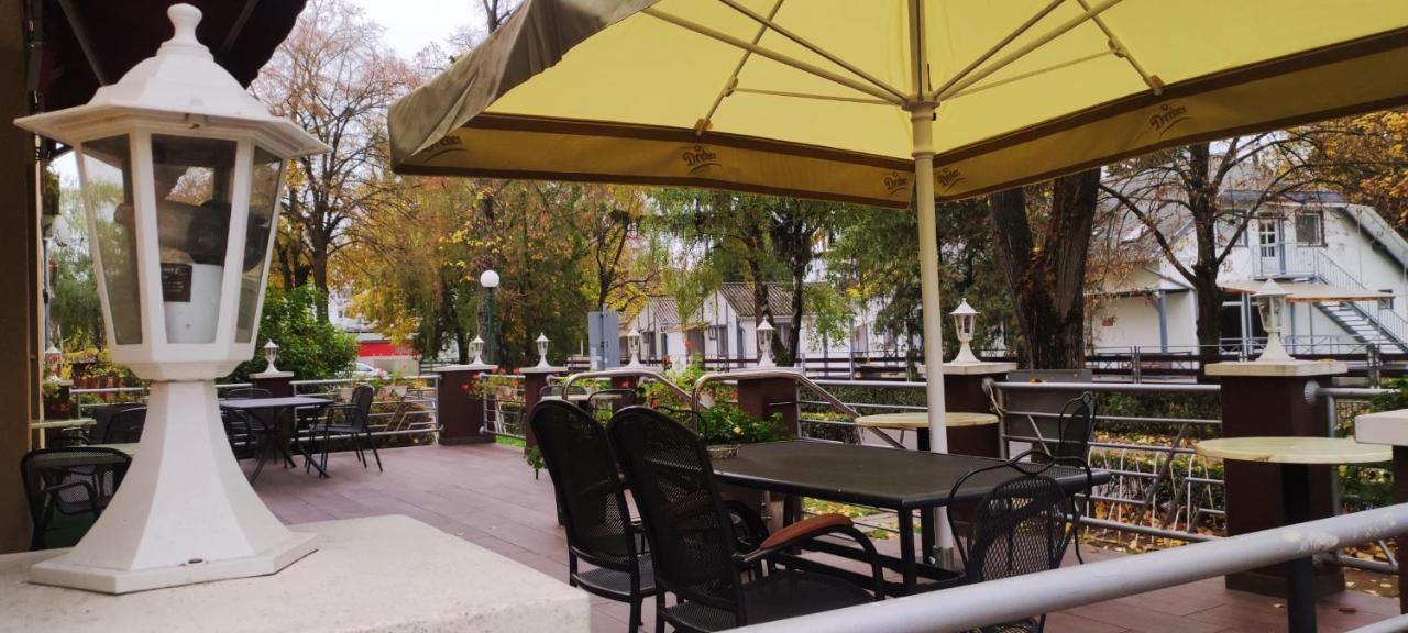 Hajdúszoboszló Hotel Pavai מראה חיצוני תמונה