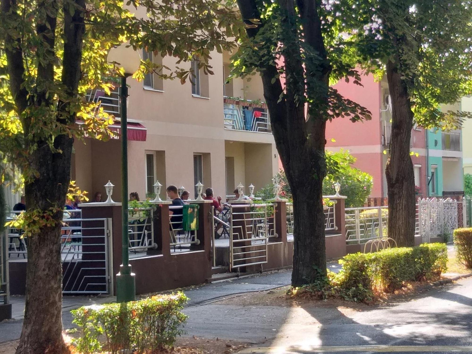 Hajdúszoboszló Hotel Pavai מראה חיצוני תמונה