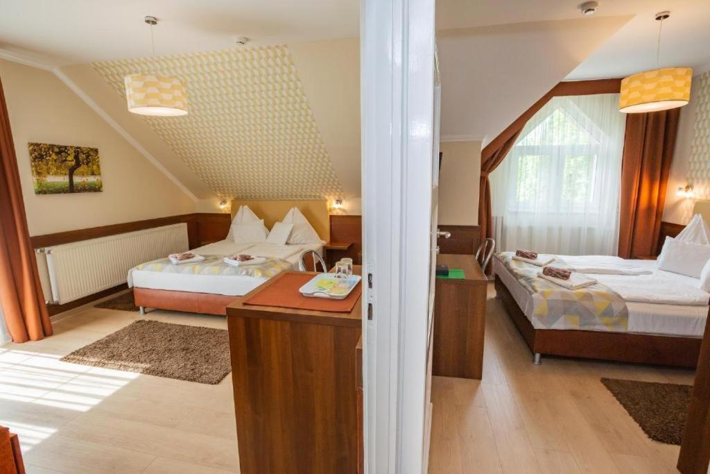 Hajdúszoboszló Hotel Pavai מראה חיצוני תמונה