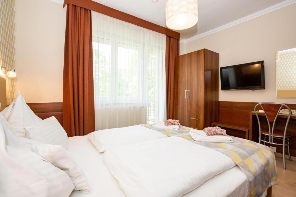 Hajdúszoboszló Hotel Pavai מראה חיצוני תמונה