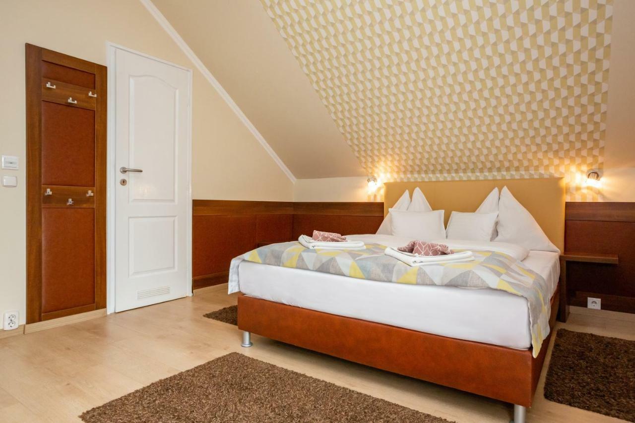Hajdúszoboszló Hotel Pavai מראה חיצוני תמונה