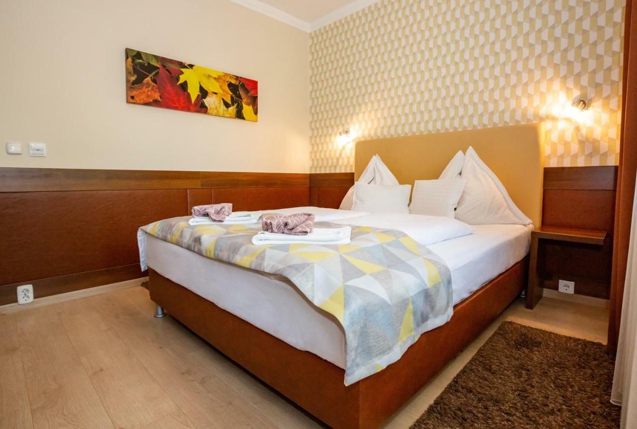 Hajdúszoboszló Hotel Pavai מראה חיצוני תמונה